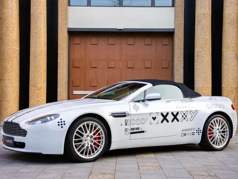 Aston Martin V8 Vantage, 2010