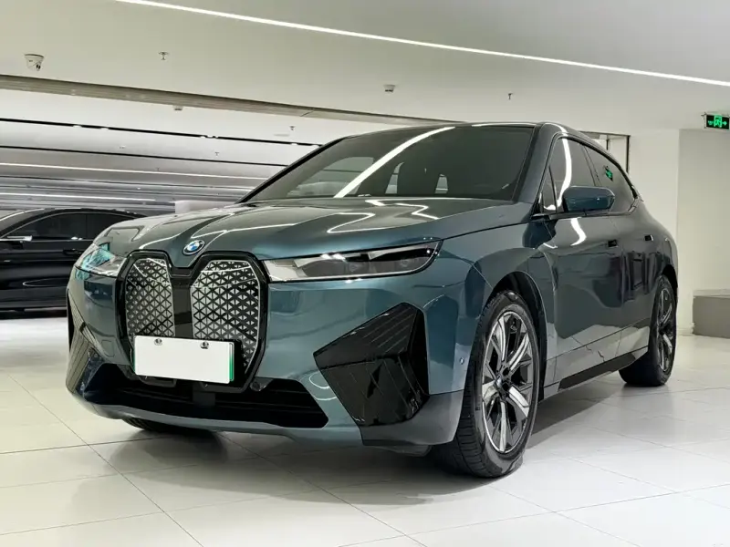 BMW iX, 2025
