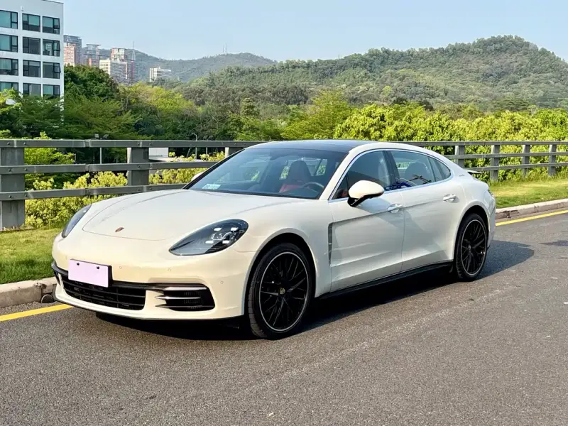 Porsche Panamera, 2019