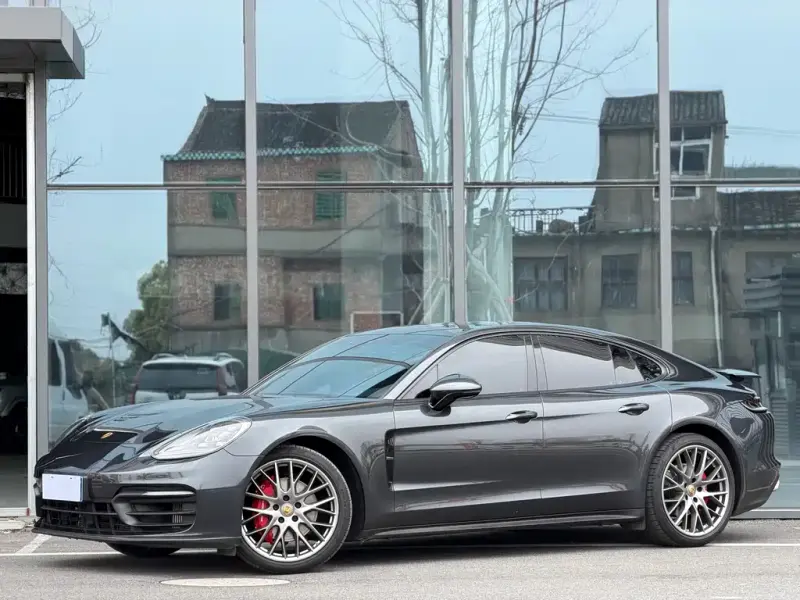 Porsche Panamera, 2023