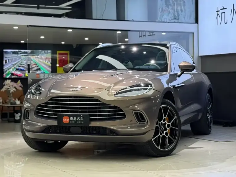 Aston Martin DBX, 2021
