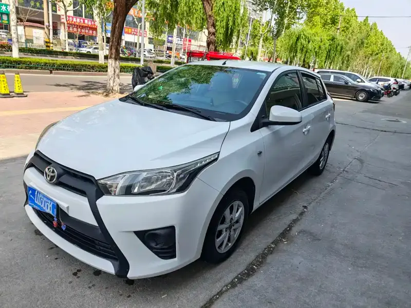 Toyota Yaris L, 2015