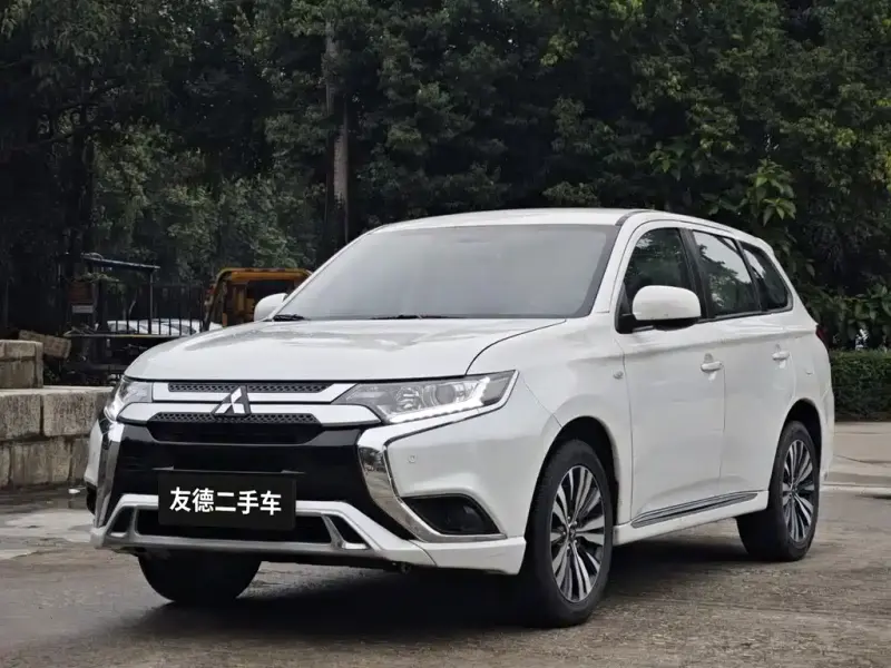 Mitsubishi Outlander, 2021