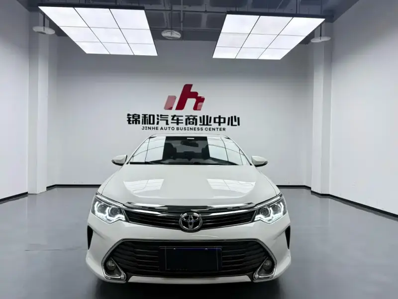 Toyota Camry, 2016