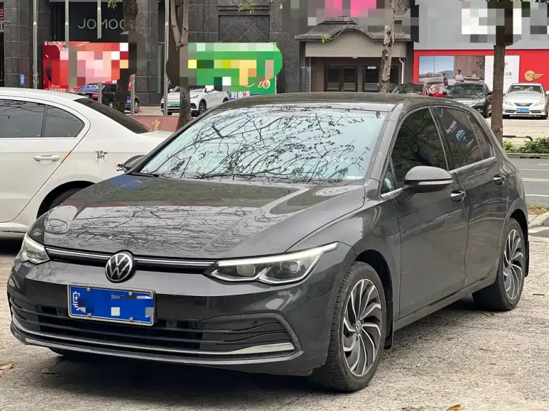 Volkswagen Golf, 2022