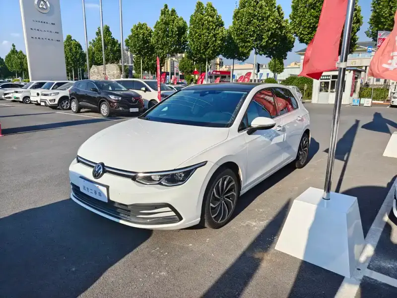 Volkswagen Golf, 2022