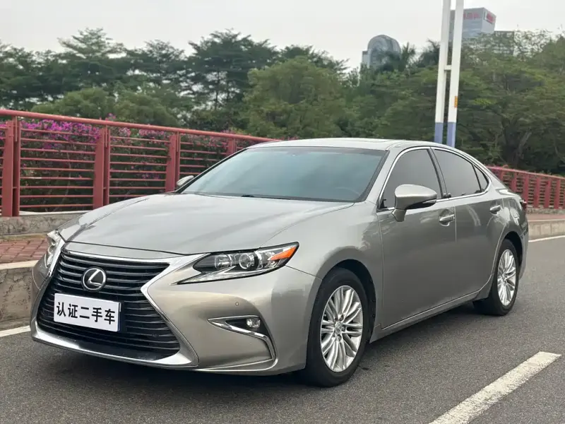 Lexus ES, 2016