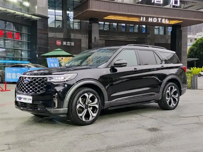Ford Explorer, 2023