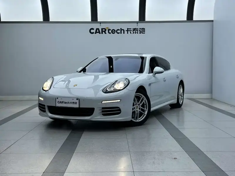 Porsche Panamera, 2016