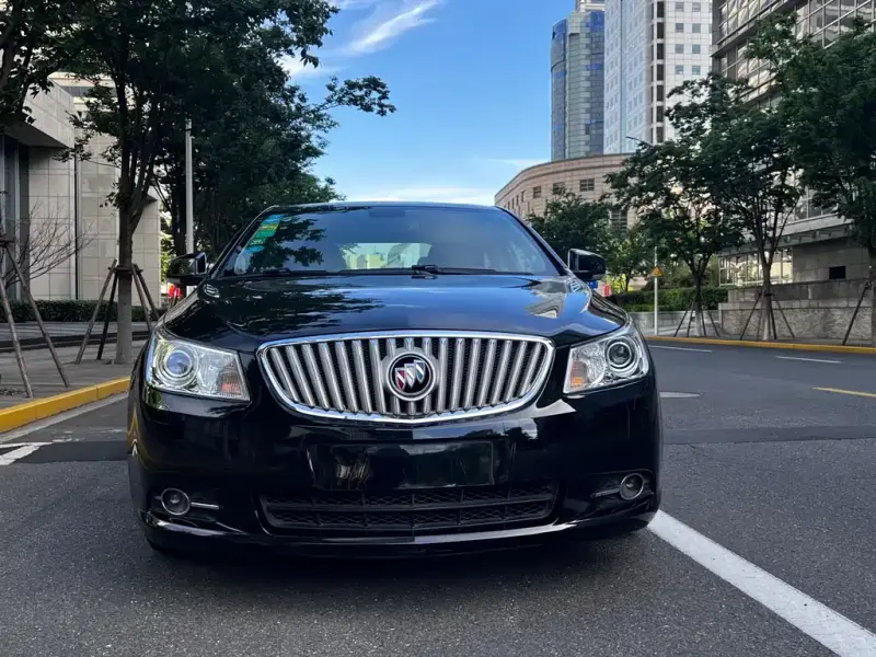 Buick LaCrosse, 2011