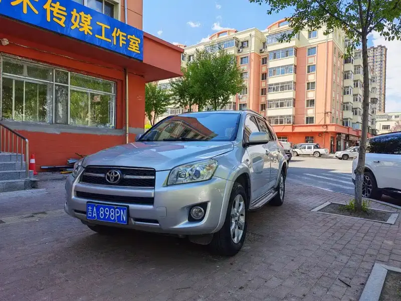 Toyota RAV4, 2009