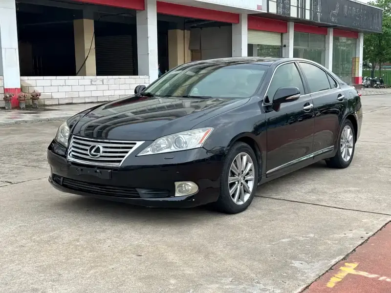 Lexus ES, 2012