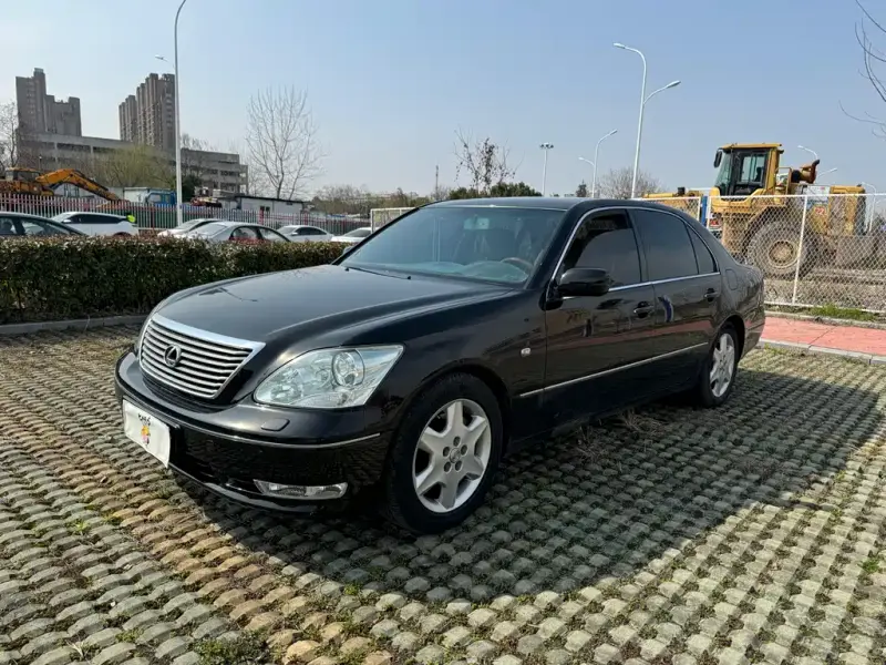 Lexus LS, 2004