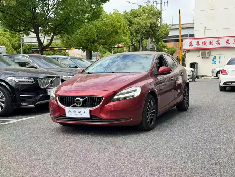 Volvo V40, 2018