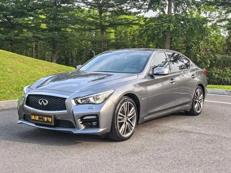 Infiniti Q50L, 2015