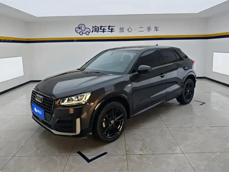 Audi Q2L, 2021