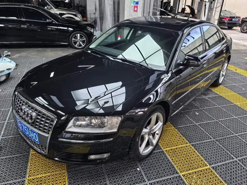 Audi A8, 2010