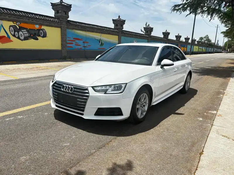 Audi A4L, 2017