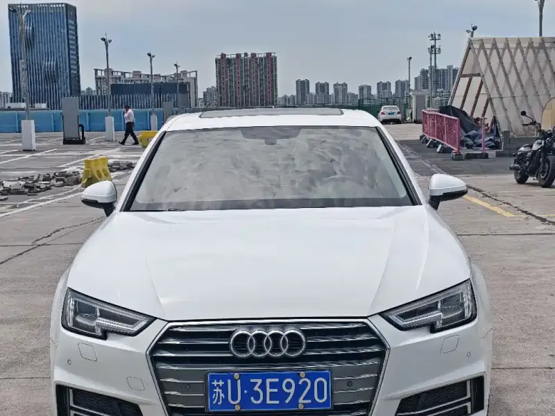 Audi A4L, 2018