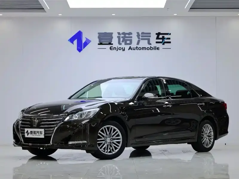 Toyota Crown, 2017