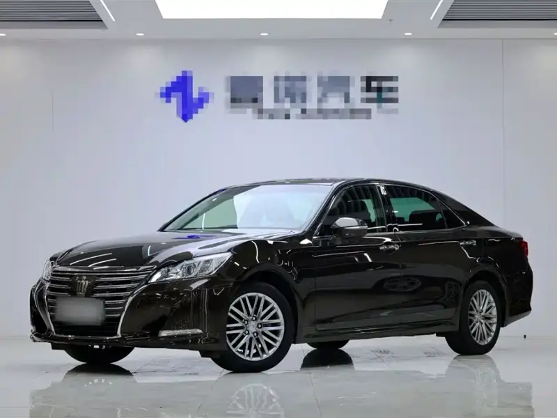 Toyota Crown, 2017