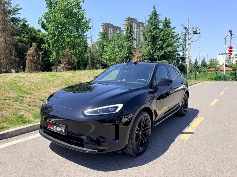 AITO M5, 2025