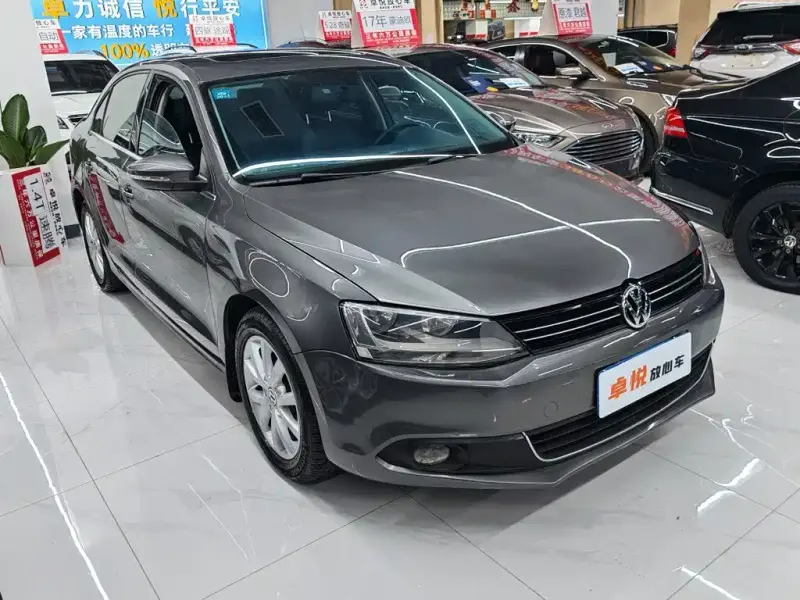 Volkswagen Sagitar, 2013