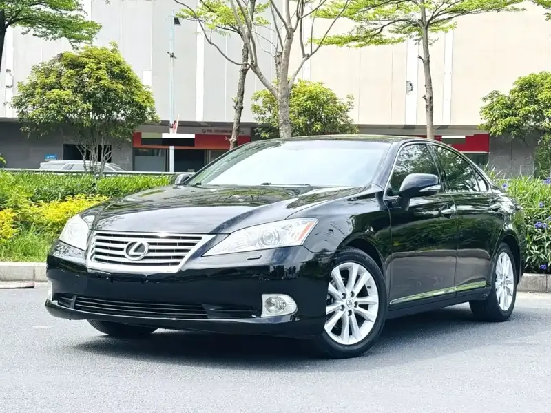 Lexus ES, 2011