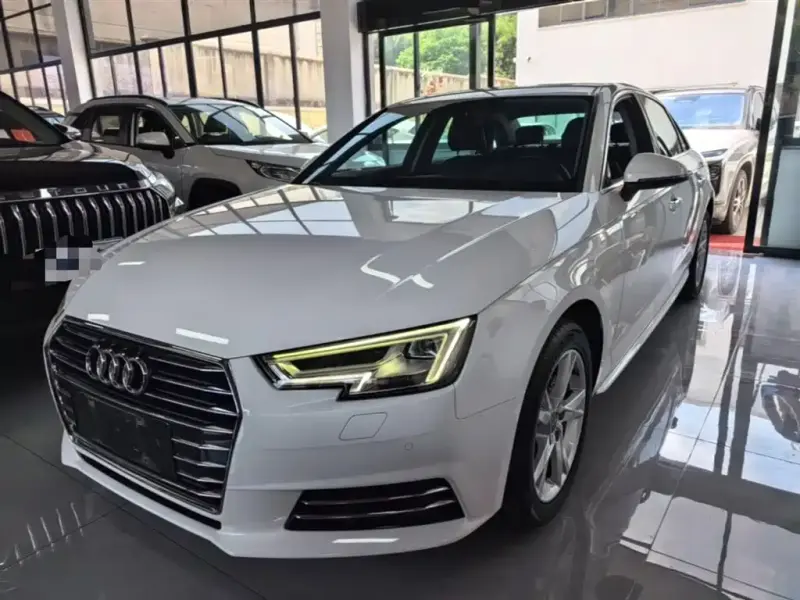 Audi A4L, 2018