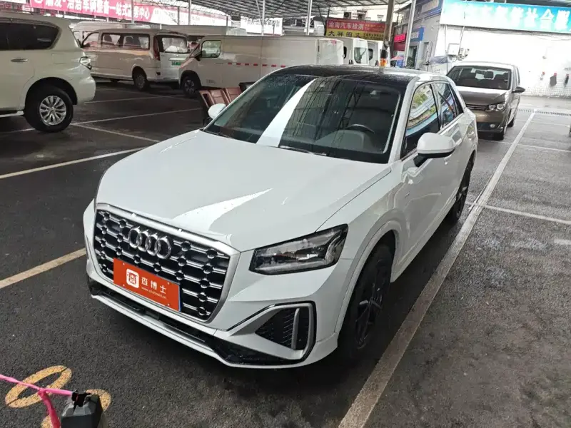 Audi Q2L, 2023