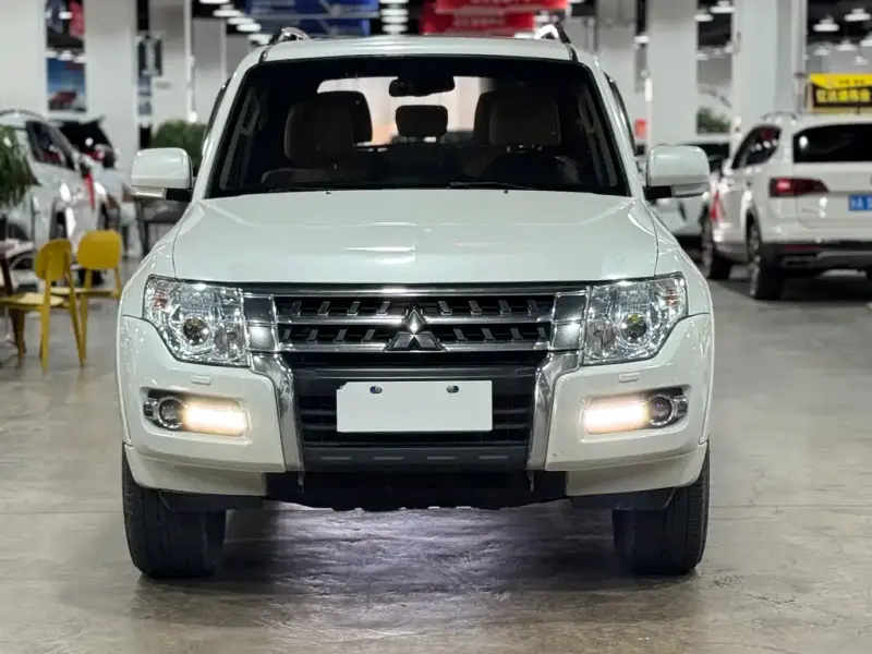 Mitsubishi Pajero (Import), 2018
