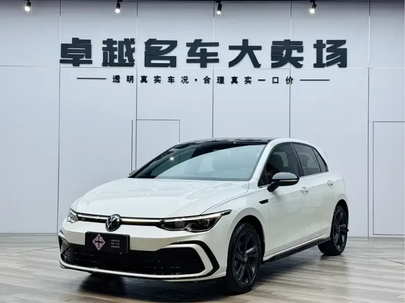 Volkswagen Golf, 2024