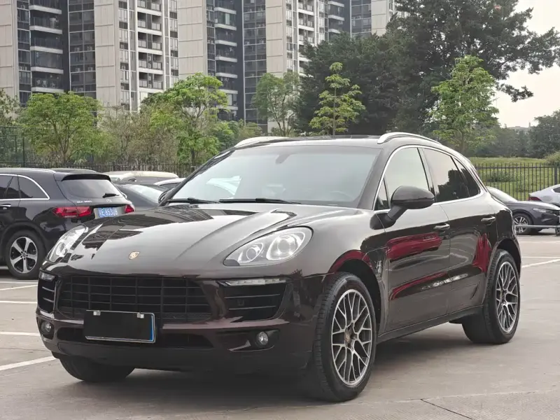 Porsche Macan, 2015