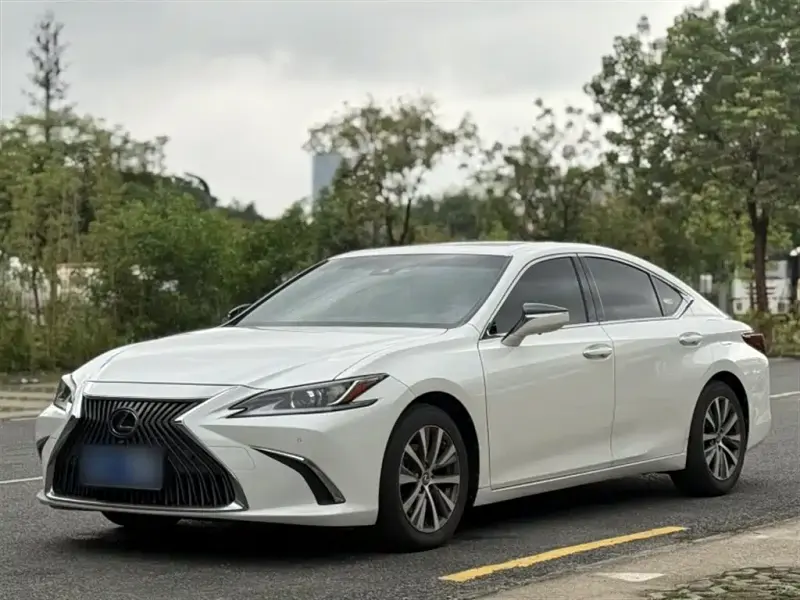 Lexus ES, 2018