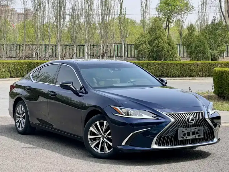 Lexus ES, 2020