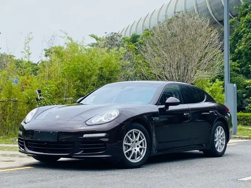 Porsche Panamera, 2015