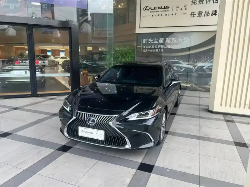 Lexus ES, 2020