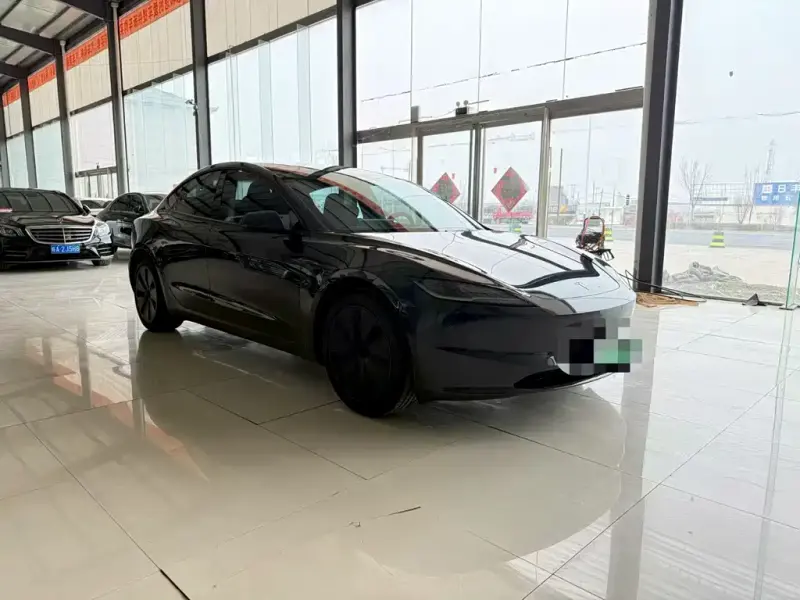 Tesla Model 3, 2026