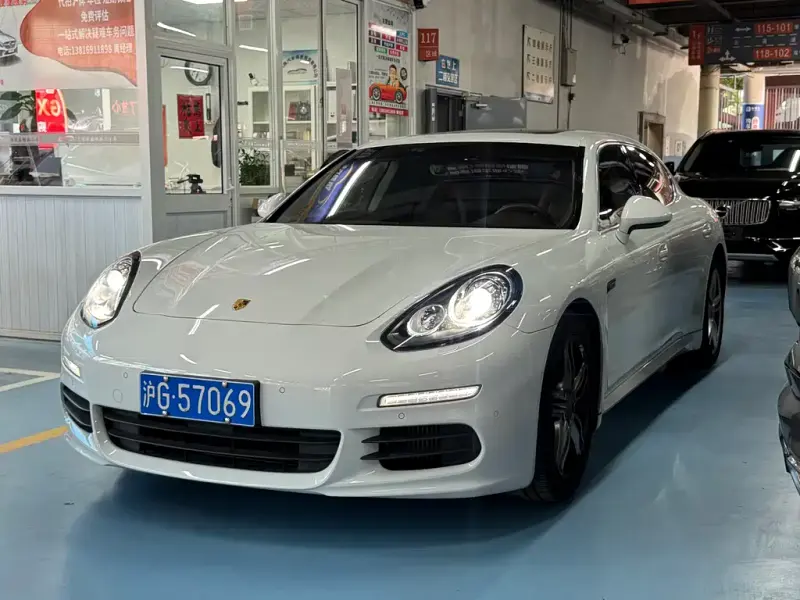 Porsche Panamera, 2016