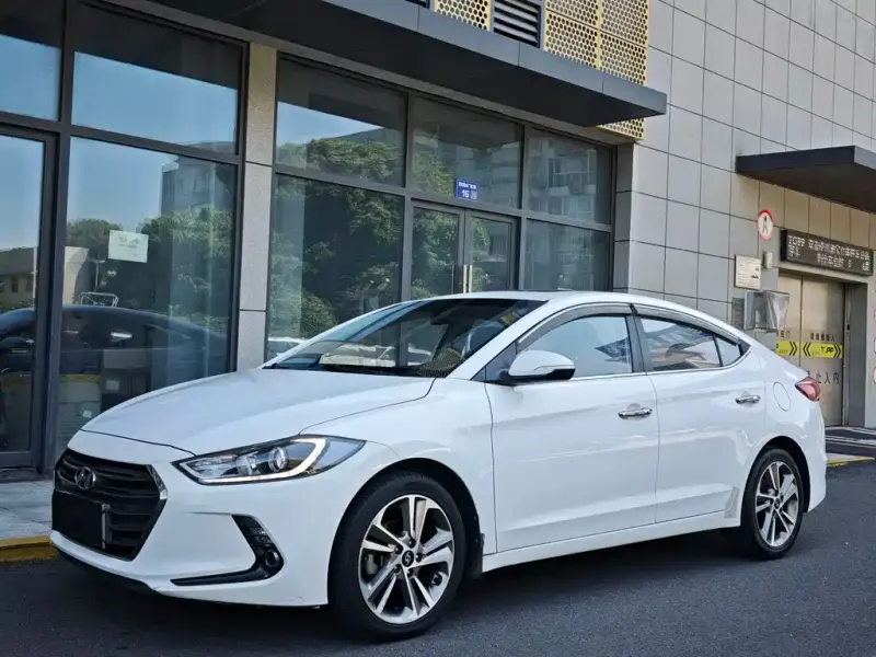 Hyundai Elantra, 2016