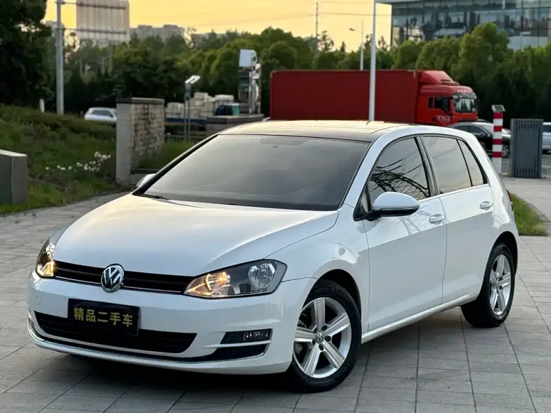Volkswagen Golf, 2015