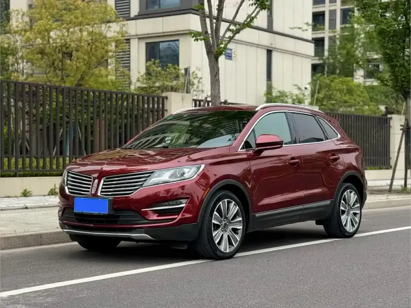 Lincoln MKC, 2015