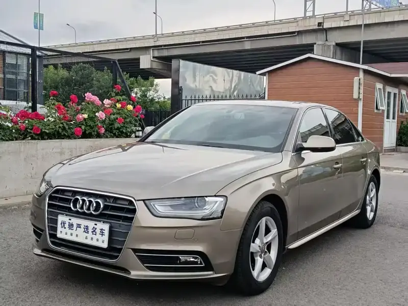 Audi A4L, 2012
