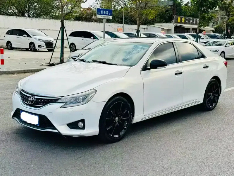 Toyota Reiz, 2014