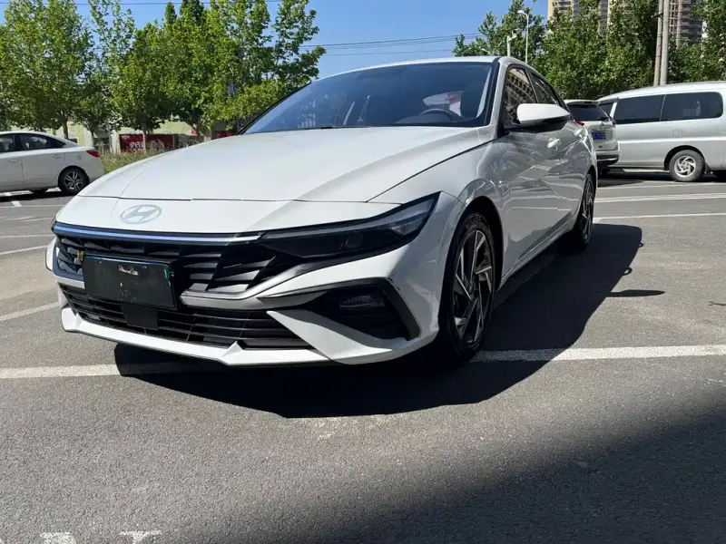 Hyundai Elantra, 2024