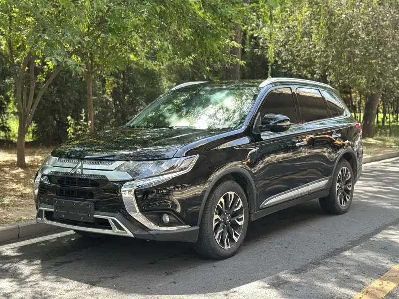 Mitsubishi Outlander, 2021