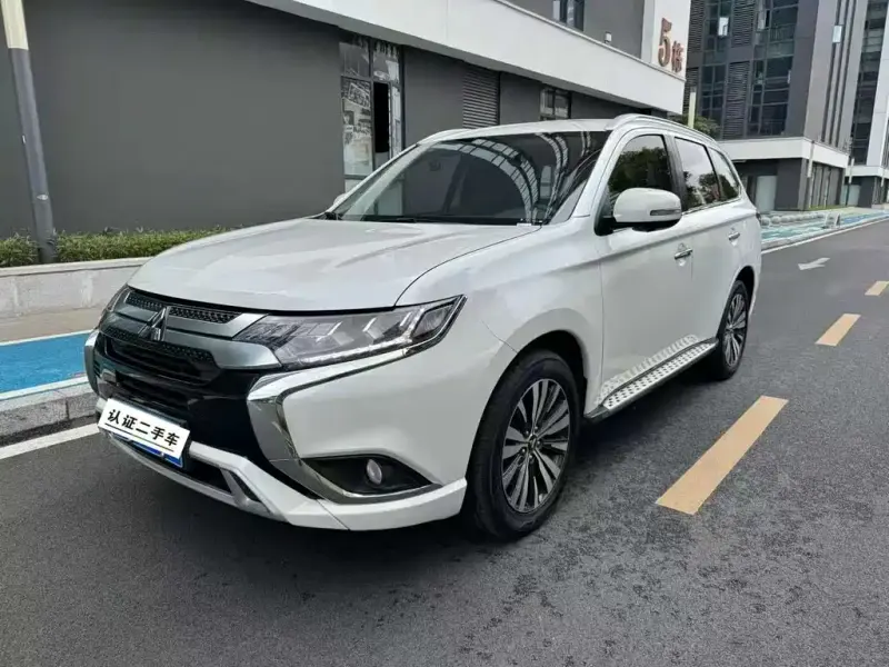 Mitsubishi Outlander, 2021