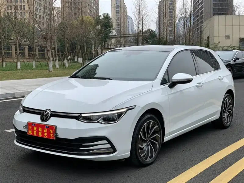 Volkswagen Golf, 2023