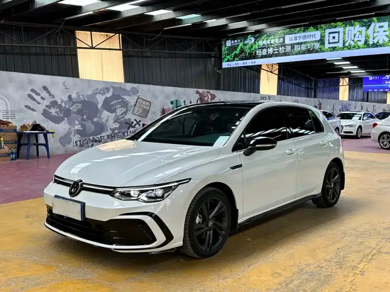 Volkswagen Golf, 2022