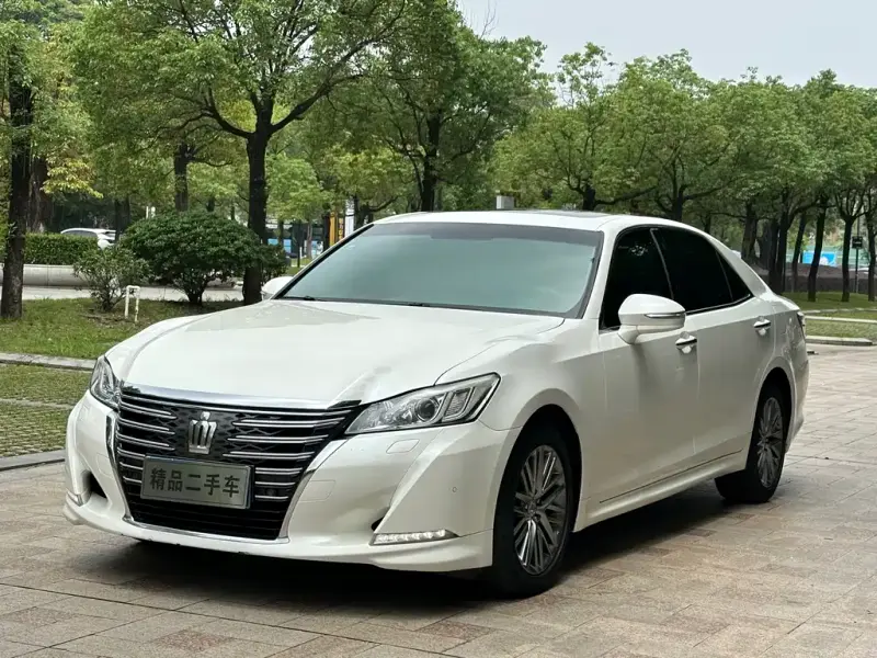 Toyota Crown, 2018